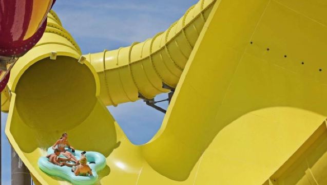 พอเรช: ตั๋วเข้าสวนน้ำ Aquacolors แบบเต็มวัน