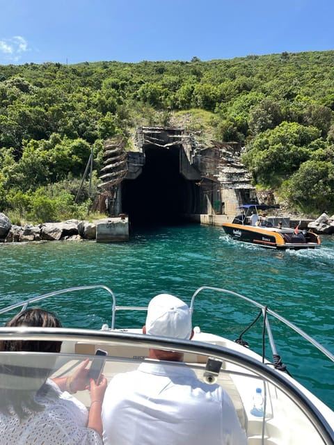 Kotor: Tour tham quan Hang Xanh và Hang Lady of the Rocks bằng tàu cao tốc