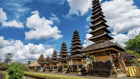 Bali: Tiket Pertunjukan Sunset Kecak & Tari Api Pura Tanah Lot