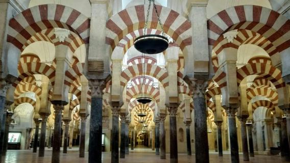 Visite guidée en petit groupe de la Mosquée-Cathédrale en français