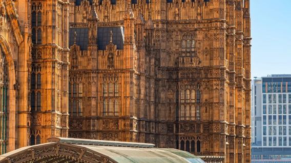 Однодневный тур по Университету Макао, Эйфелевой башне в The Parisian, The Venetian и шоу с индивидуальным туром с арендой транспорта и русскоязычным гидом