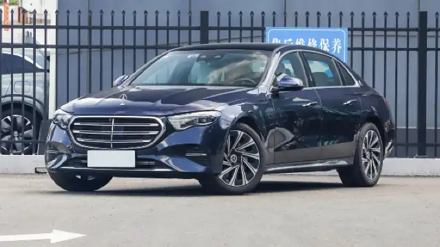 รถท่องเที่ยวพื้นที่รีสอร์ทท่องเที่ยวนานาชาติเซี่ยงไฮ้ (เส้นทาง Disneytown)