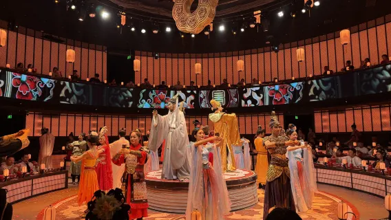 Shaanxi - Xi'an ● Banchetto del Palazzo Daming | Esperienza immersiva di un banchetto di corte [Gastronomia raffinata + spettacolo di danze e musica di corte + opzionale esperienza di costumi antichi]