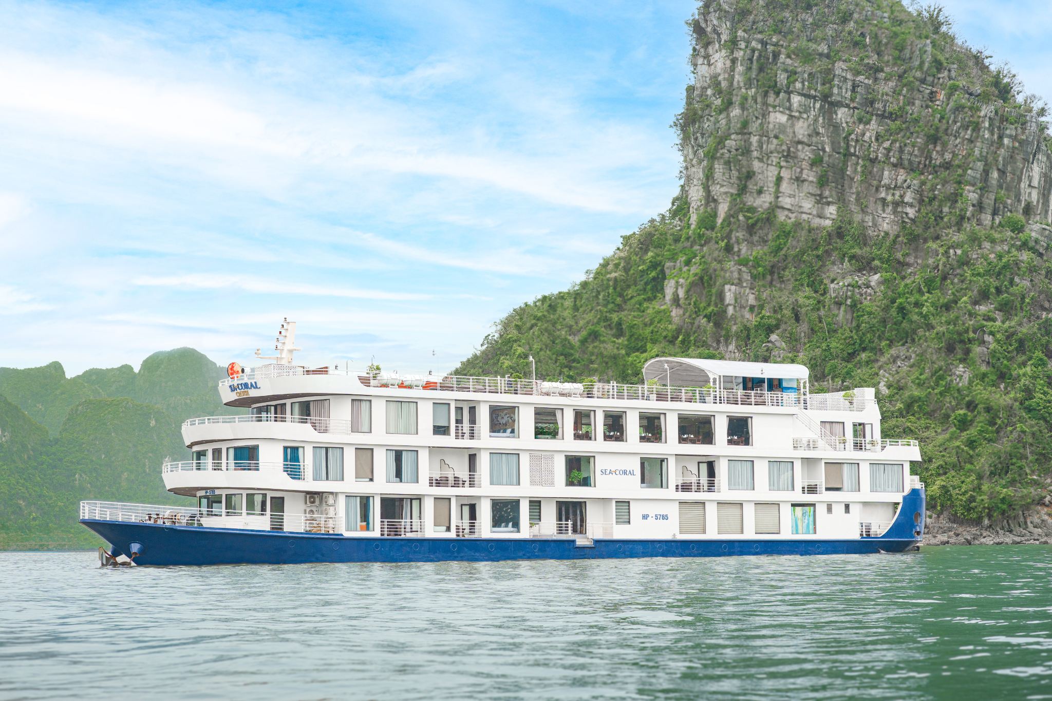 Sea Coral Cruise: Tour nella Baia di Halong e Lan Ha Bay [Pasti, Kayak, Pesca ai calamari]