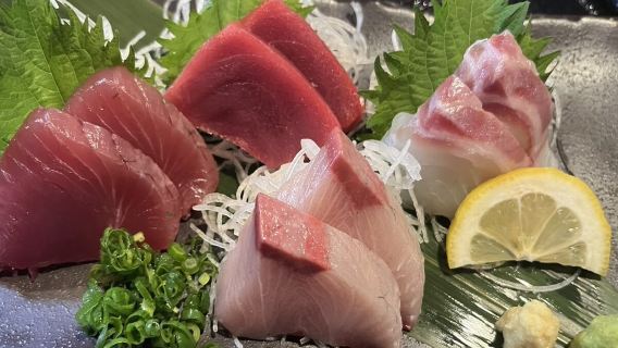 【魚之飯 新橋店】使用豐富的季節食材所製作的精緻料理套餐（附不限暢飲）餐券二選一