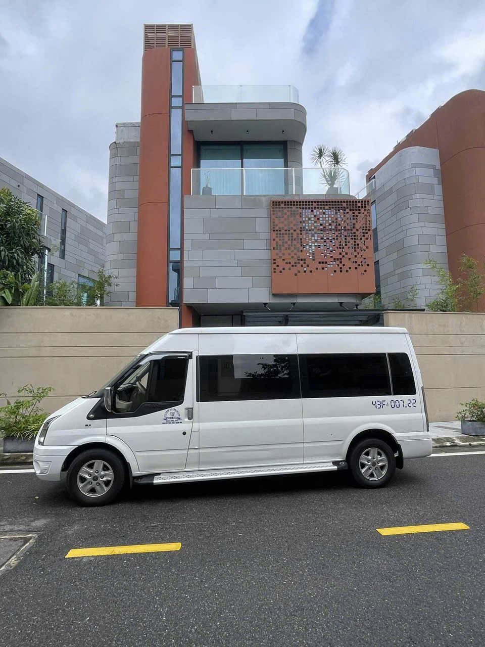 Noleggio auto con autista a Da Nang (Inglese/Cinese)