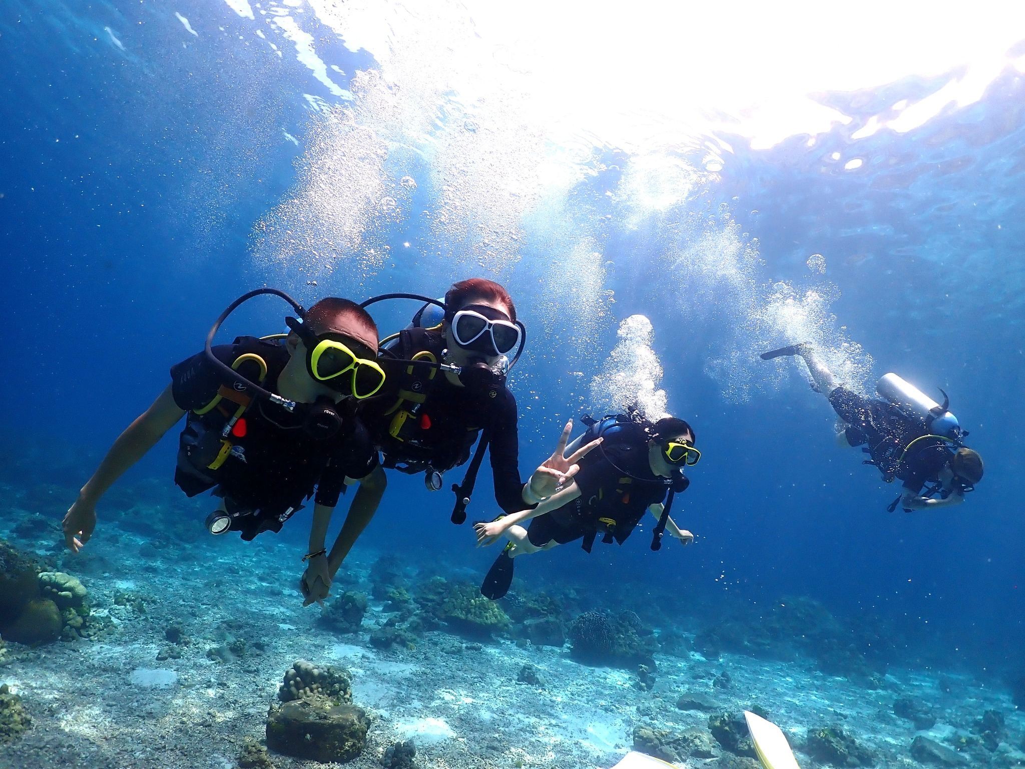 1-Day Scuba Diving Experience at Racha Yai Island + Racha Noi Island in Phuket, Thailand [Beginner-Friendly Deep Diving | Professional Boat Diving | Chinese/English Speaking Instructors]