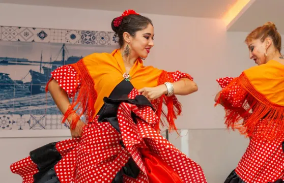 波爾蒂芒：塞維利亞舞蹈表演 + 塔帕斯小吃