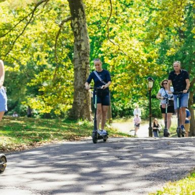 中央公園電動滑板車導覽團