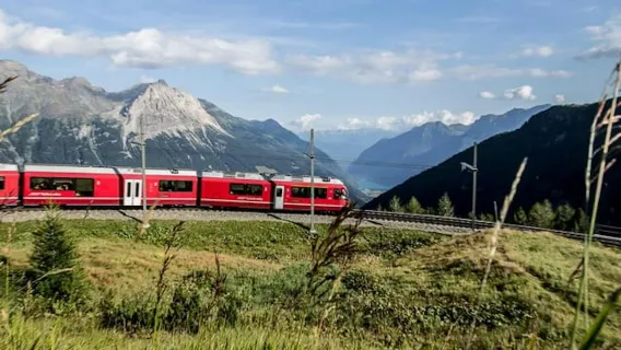 St. Moritz & Tirano: Ημερήσια εκδρομή από το Μιλάνο + Εισιτήριο τρένου για το Bernina