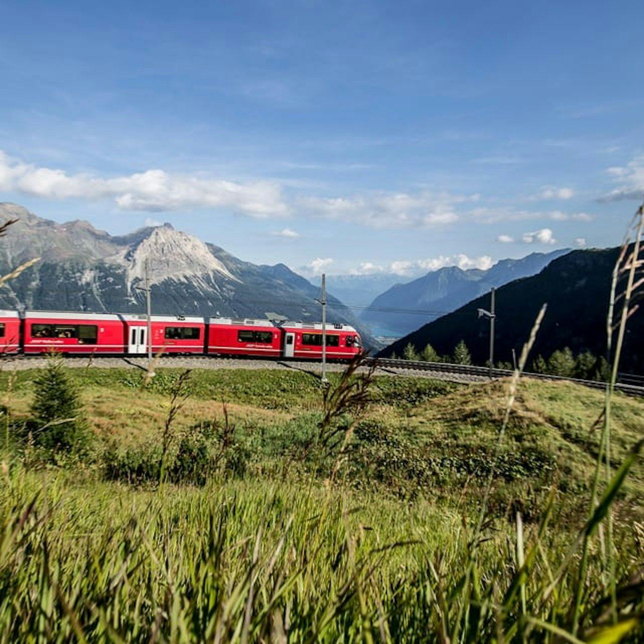 St. Moritz & Tirano: Perjalanan Sehari dari Milan + Tiket Kereta Bernina