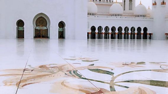 ルーヴル・アブダビ+大統領府+モスク【ゴールデントライアングル日帰りツアー-中国語専用車送迎】