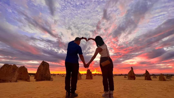 Perth Day Tour: The Pinnacles Desert + Sandboarding at Lancelin Sand Dunes + Sunset Stargazing Dinner (English Tour)