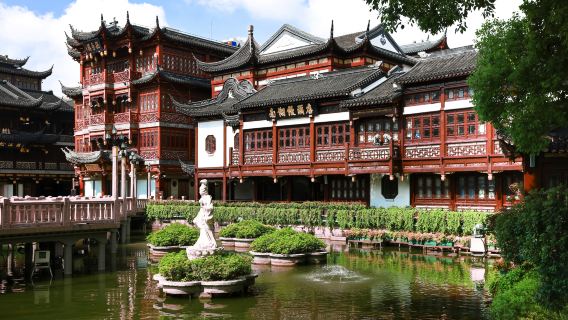 Iconic Shanghai: Yu Garden, City God Temple, Water Town + Hop-on-Hop-off by CITS x ZANBUS