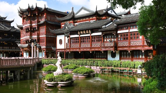 Iconic Shanghai: Yu Garden, City God Temple, Water Town + Hop-on-Hop-off by CITS x ZANBUS