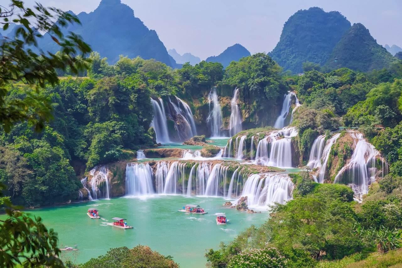 Nanning Day Tour: Detian Transnational Waterfall Scenic Spot (Mingshi Rural Available)