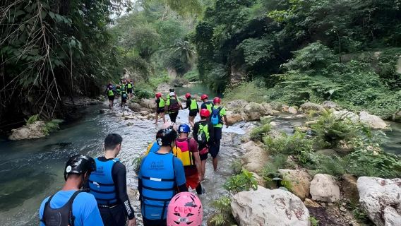 Cebú: Experiencia de aventura en el cañón de las Cataratas de Kawasan | Incluye almuerzo, guía turístico y equipo