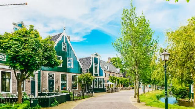 Classic North Holland Day Tour from Amsterdam: Windmill Village + Edam + Volendam + Marken