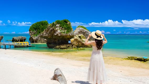 1-day tour to southern Okinawa [with free admission ticket]: Cape Chinen, Gyokusendo cave, Okinawa world and Senaga Island