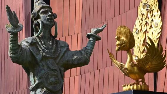 Kunming: Kunming Museum - Guandu Famous Town - Baofeng Wetland Park | Chinese/English guide | Customized private charter