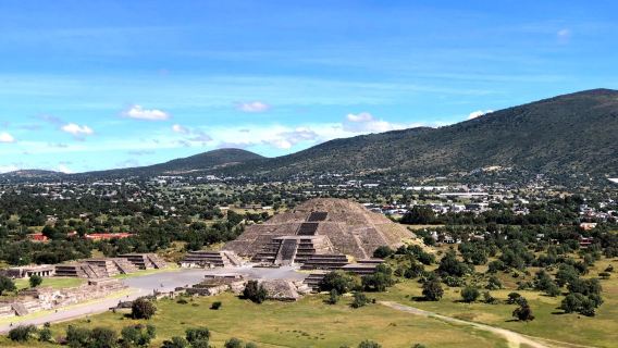 Mexico City Pergi-Balik + Piramid Matahari dan Bulan + Basilika Guadalupe Lawatan Sehari [Sewaan Peribadi Berbahasa Cina]