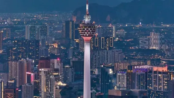 Restaurante giratorio ORBIT en la Torre de telecomunicaciones de Kuala Lumpur (restaurante giratorio en las nubes + buffet internacional + vistas panorámicas de la ciudad desde las alturas)