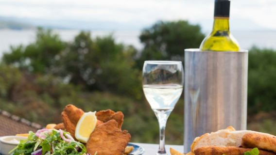 Bruny Island: Guided Food Tour from Hobart + Ferry Ride + Bligh Museum Entry