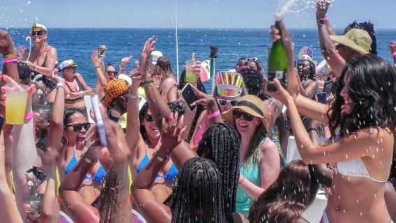 Cabo San Lucas: Hip Hop Boat Party med obegränsade drinkar