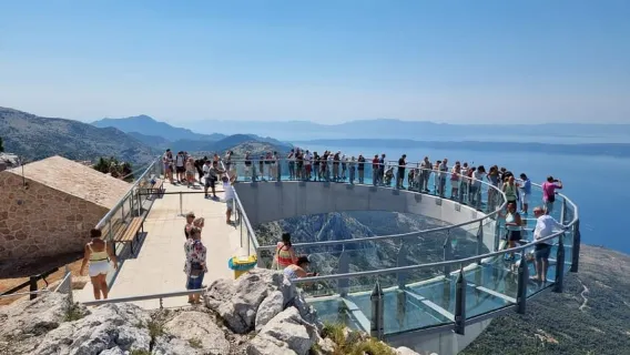 Makarska: Skywalk Tuk-Tuk Tour with Skip-the-Line Ticket