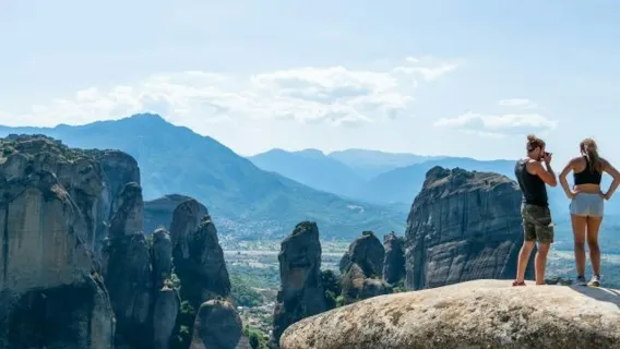 Meteora: Tagesausflug ab Athen + Audioguide + Mittagessen