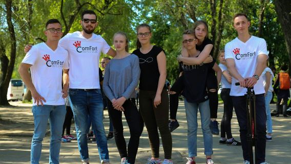 From Krakow: Indoor Skydiving Lesson with Private Transfer