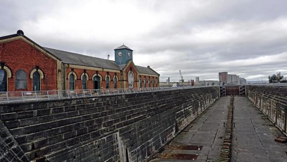 VIP Skip-the Line Muzium Titanic dan Lawatan Mencicipi Wiski