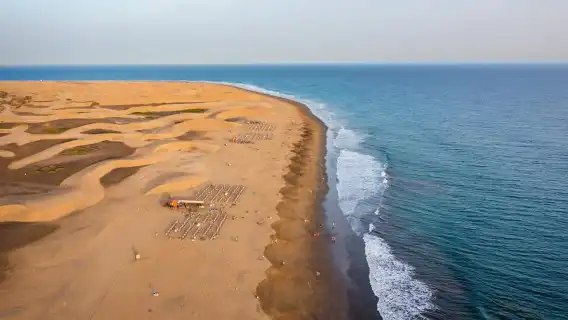 Las Palmas or Maspalomas: Contrasts tour of Gran Canaria