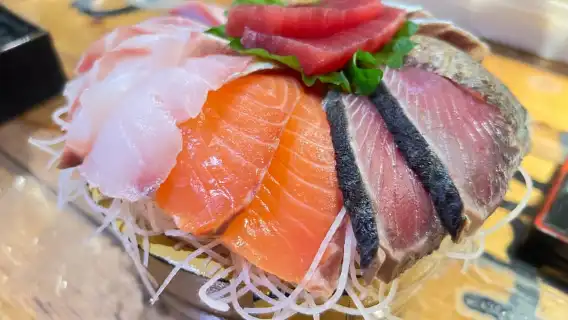 東京：新宿美食之旅（15 道菜餚和 4 家餐廳）