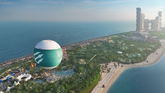Tour in mongolfiera a Dubai Atlantis e crociera con cena sul Dhow Marina con trasferimenti privati