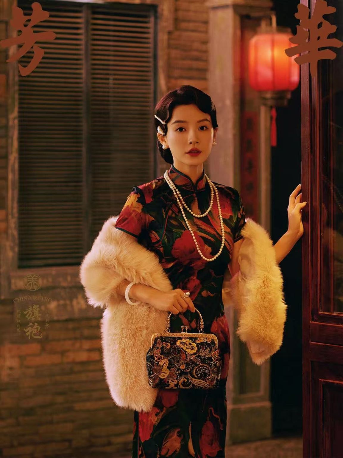 Shanghai The Bund/Yu Garden/Style Street - Traditional Qipao Costume Experience and Photo Shoot (Elegant Makeup + Optional Themed Outfits + Optional Premium Custom Photography)