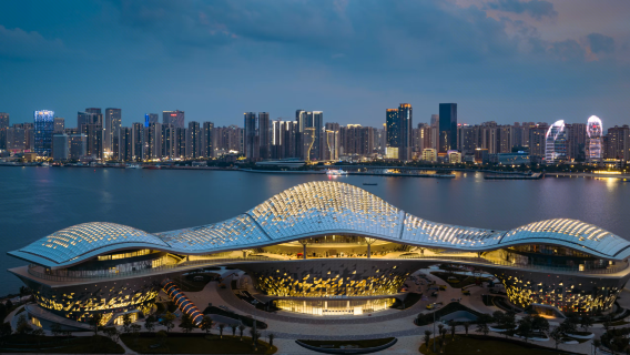 Guangdong Zhanjiang|Business & exhibition translation/professional guide/local guide/Citywalk|Attraction visits|English/French/Russian/Japanese/Korean/other languages, please inquire before placing your order!