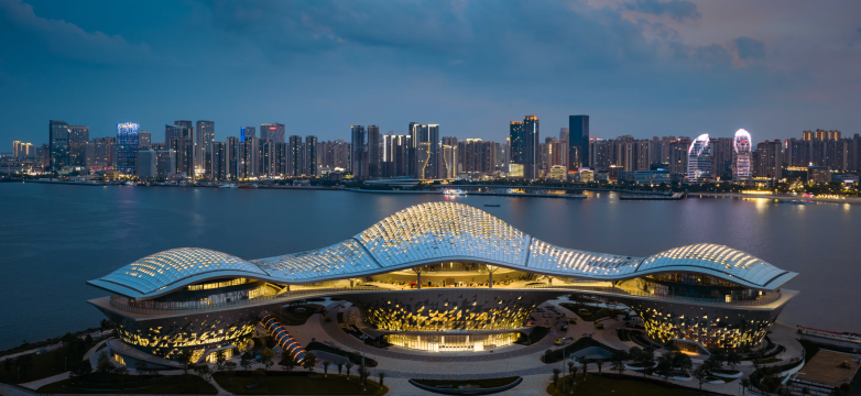 Guangdong Zhanjiang|Geschäfts- & Messedolmetscher/Professionelle Reiseleiter/Lokale Begleitung/Citywalk|Sehenswürdigkeiten besuchen|Englisch/Französisch/Russisch/Japanisch/Koreanisch/andere Sprachen, bitte fragen Sie vor der Buchung an!