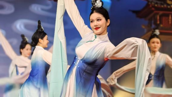 Guangzhou Galaxy Cantonese Banquet · Immersive Imperial Feast Experience (Exquisite Cantonese Culinary Heritage + Imperial Cuisine Tasting + Ancient Music Performance + Optional Hanfu Dress-Up + Audiovisual Extravaganza)