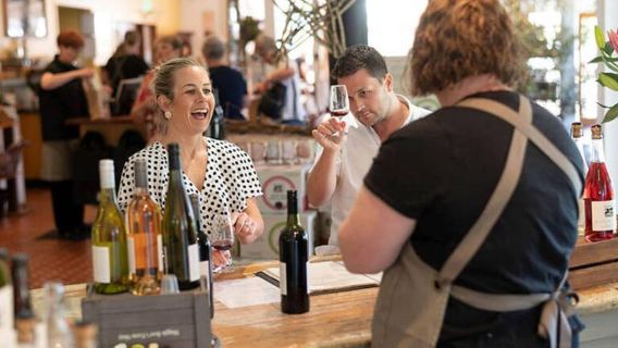Barossa Valley: Maggie Beer's Wine Tasting & Cheese Platter