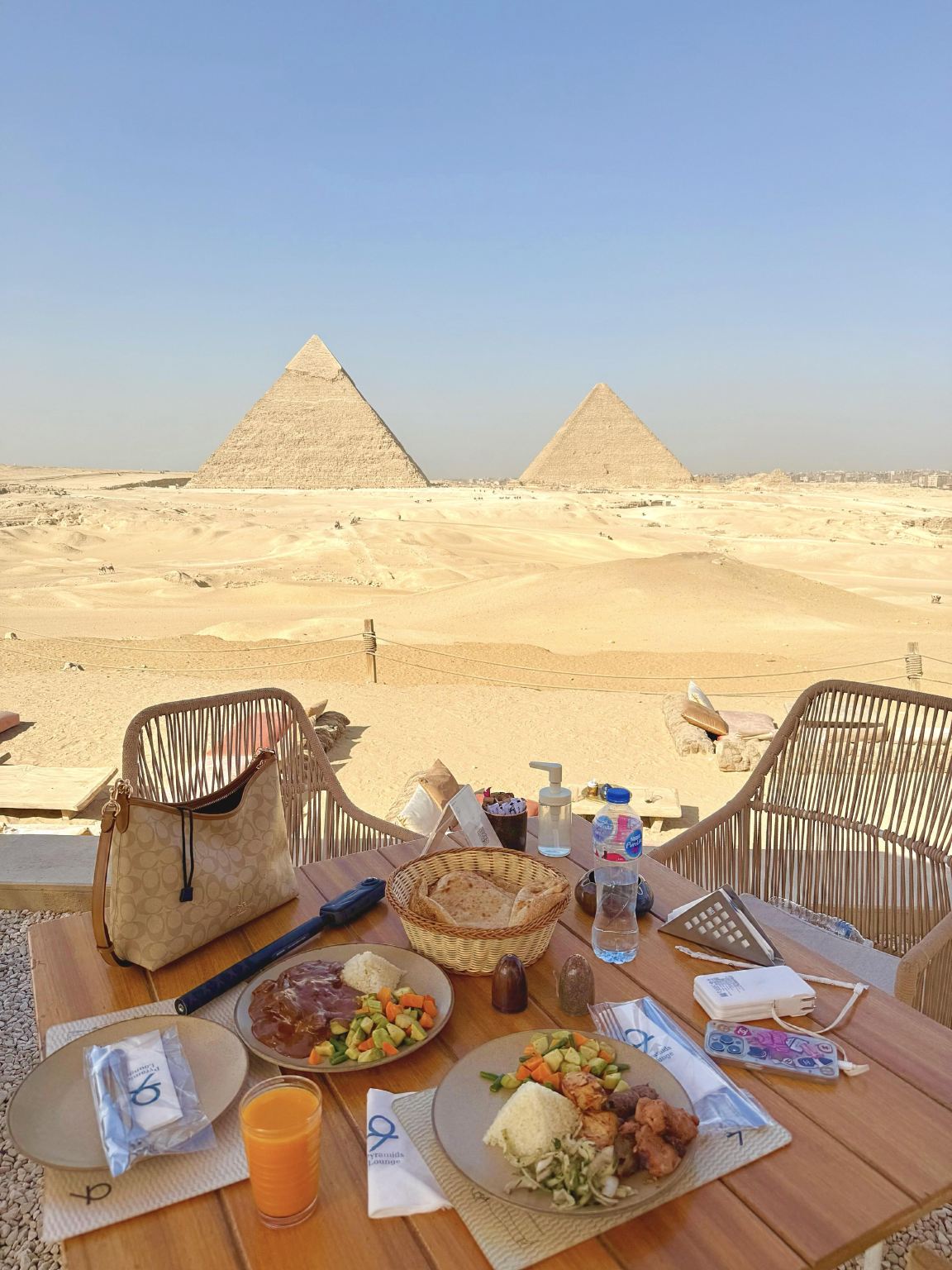 Egypt Giza 9 Pyramids Lounge popular restaurant reservation service