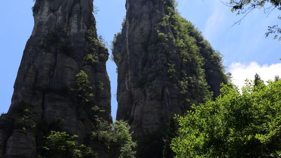 1-day private charter tour to Enshi Grand Canyon Scenic Area + Qixingzhai with English service available