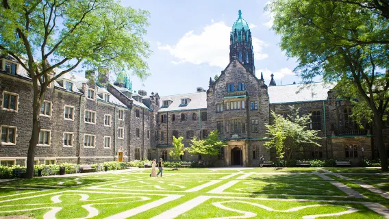 Action Film and Television Locations Half Day Tour in Toronto