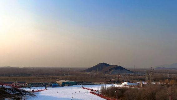 【蓮花山週末滑雪·1日遊】含雪票+來回接駁車，解鎖冬日快樂