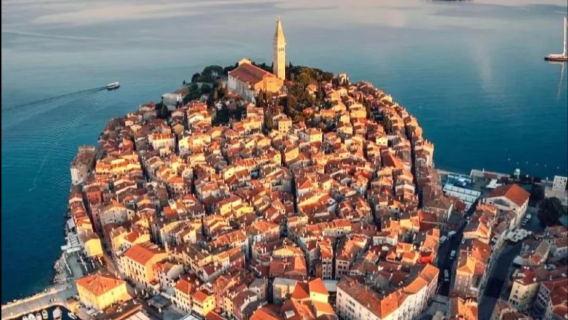 Romantik puncak di Dubrovnik: Kereta kabel membawa anda ke awan + ciuman di tebing menghadap laut biru