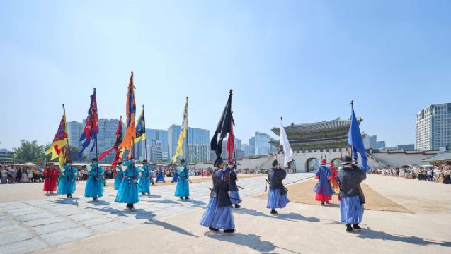 ทัวร์ 1 วันในเมืองโซล [พระราชวังเคียงบก + หมู่บ้านฮันอก + อินซาดง + นัมซานเคเบิลคาร์ + หอคอยเอ็นโซล]