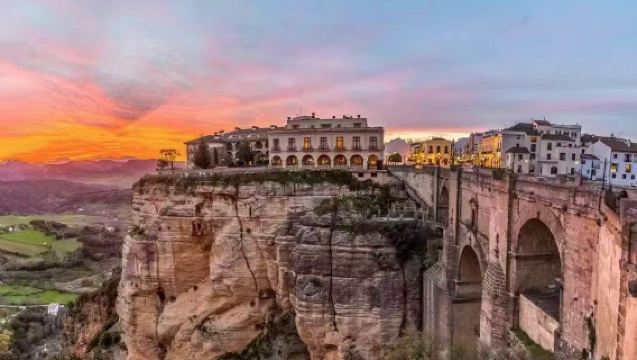 Partenza da Siviglia: tour di un giorno nella città bianca di Ronda