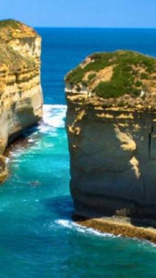 Australia: 1-day tour of the Great Ocean Road and Twelve Apostles (with city hotel pickup)