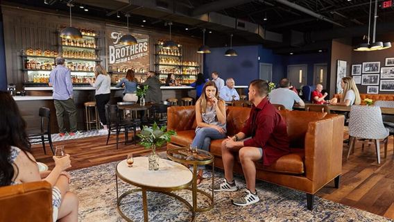 Bardstown: Heaven Hill Warehouse Tour with Tasting