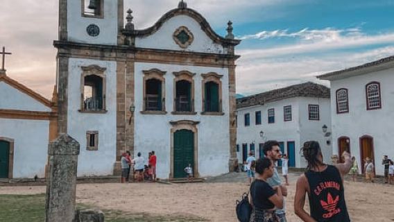 Paraty: Historic Centre Walking Tour & Cachaça Tasting